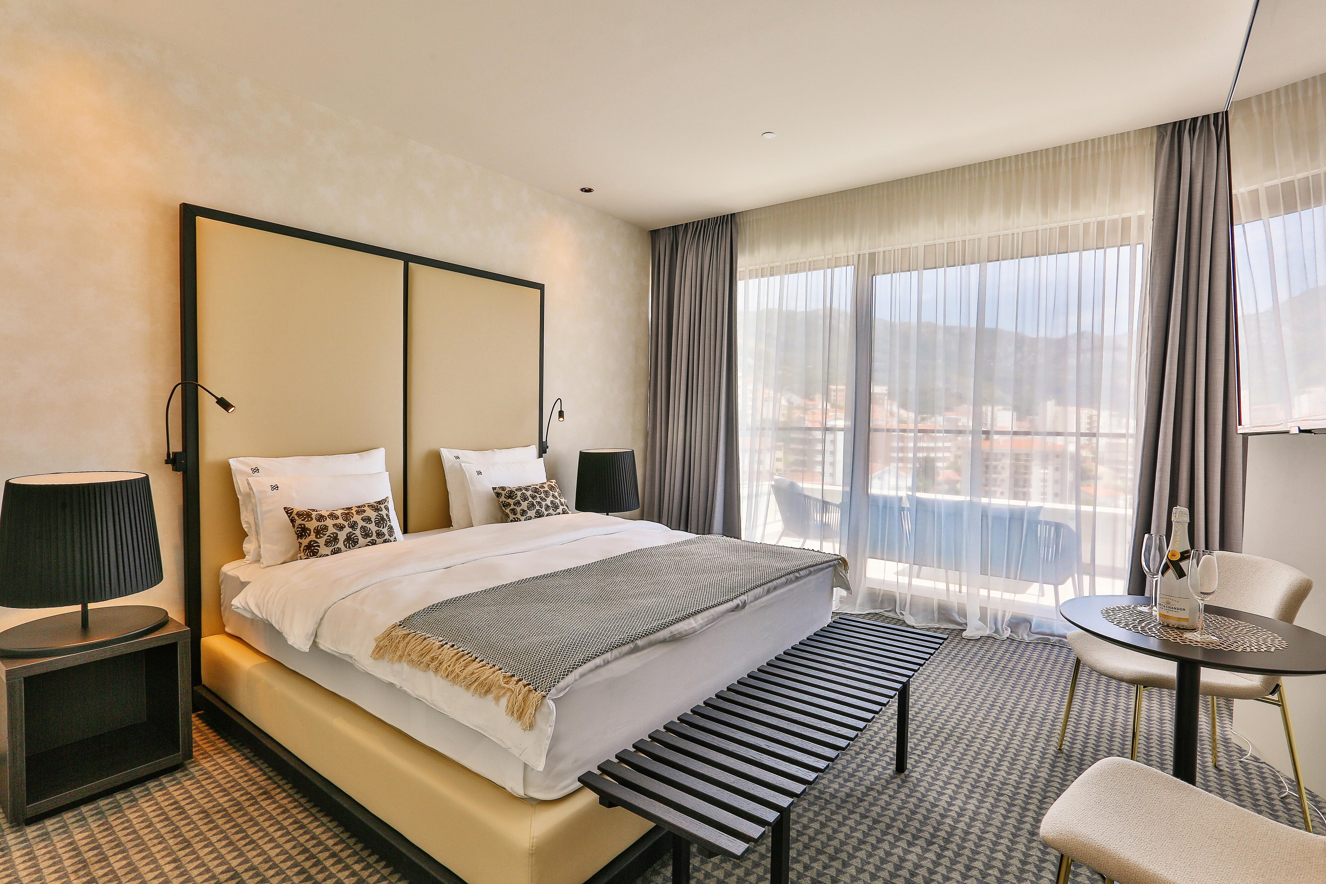 בודווה Hotel Kalos מראה חיצוני תמונה