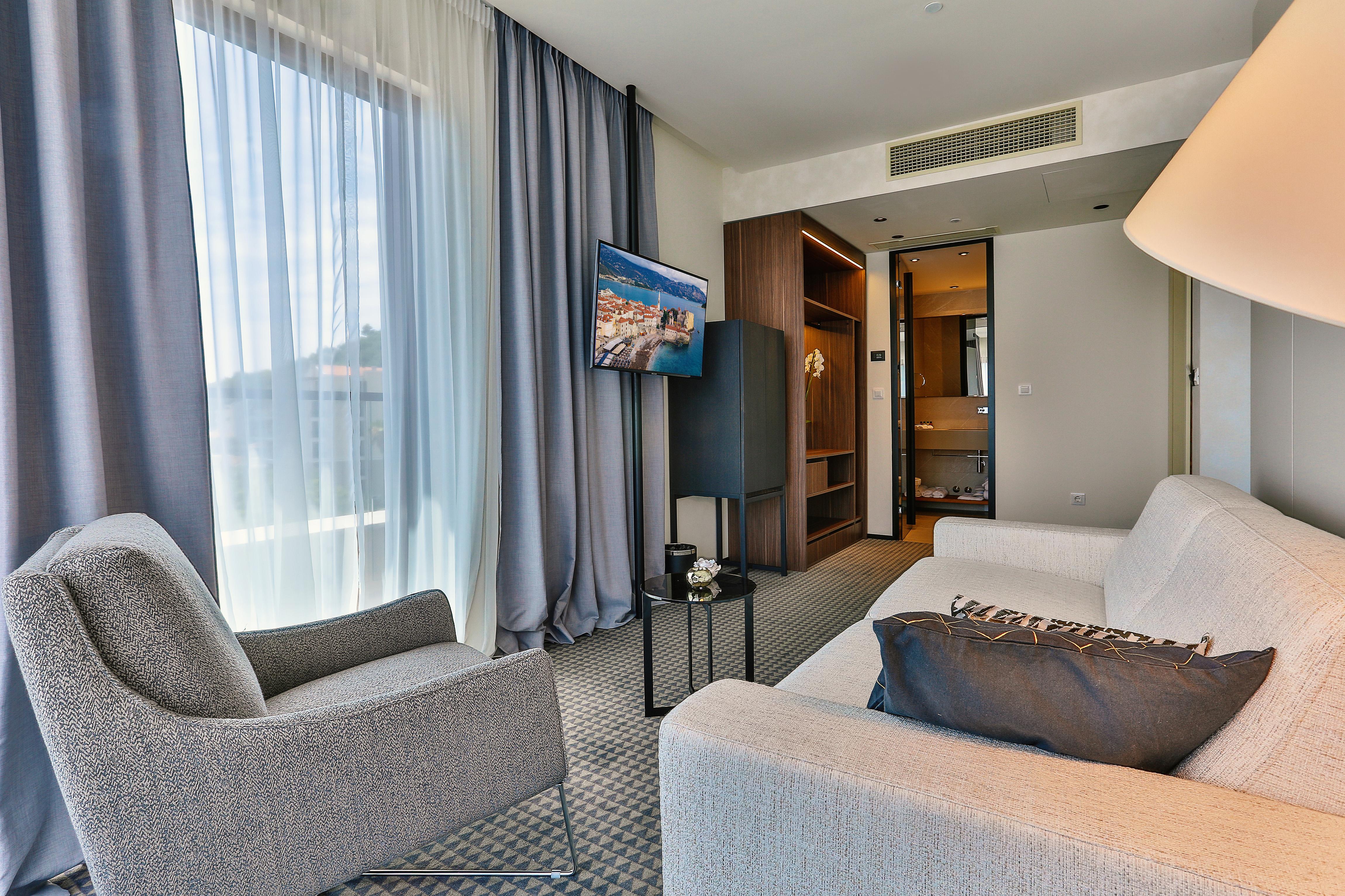 בודווה Hotel Kalos מראה חיצוני תמונה